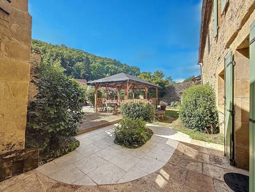 Maison à vendre 345 000 € 10 pièces 7 chambres 240 m² 517 m² de terrain Mauzac-et-Grand-Castang 24150