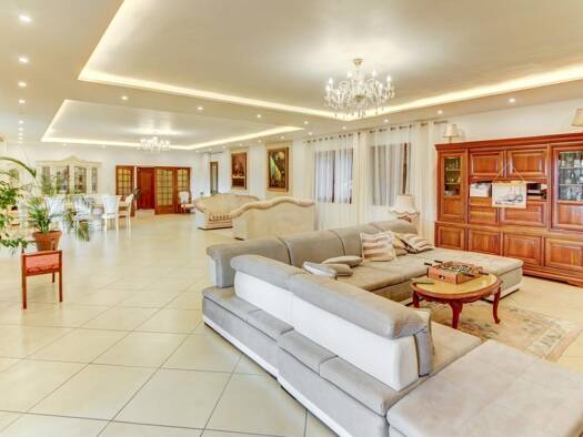 Villa à vendre 3 490 000 € 8 pièces 5 chambres 659 m² 7 300 m² de terrain Quartiers Ouest Montgros-Montmeuille La Colle-sur-Loup 06480