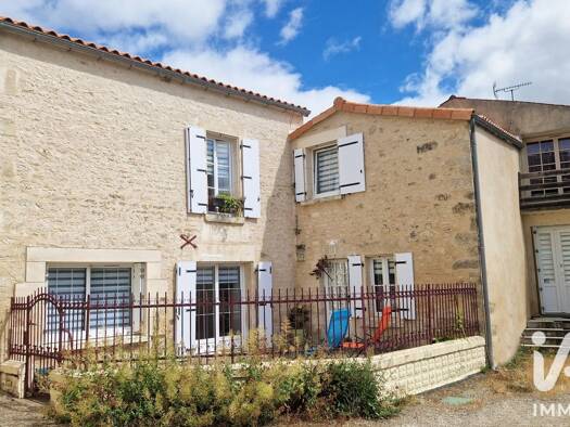Maison à vendre 158 000 € 5 pièces 3 chambres 130 m² 440 m² de terrain Xanton-Chassenon 85240