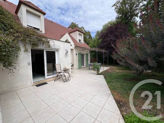 Maison de plain-pied à vendre 495 000 € 7 pièces 4 chambres 145 m² 420 m² de terrain Maule 78580