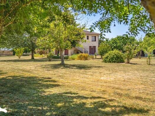 Maison à vendre 199 990 € 5 pièces 4 chambres 175 m² 4 068 m² de terrain Beaumont-de-Lomagne 82500