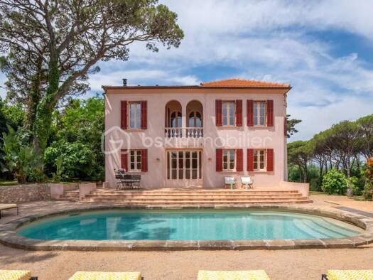 Maison à vendre 9 990 000 € 10 pièces 5 chambres 300 m² 3 500 m² de terrain Zone Est Diffuse Saint-Tropez 83990