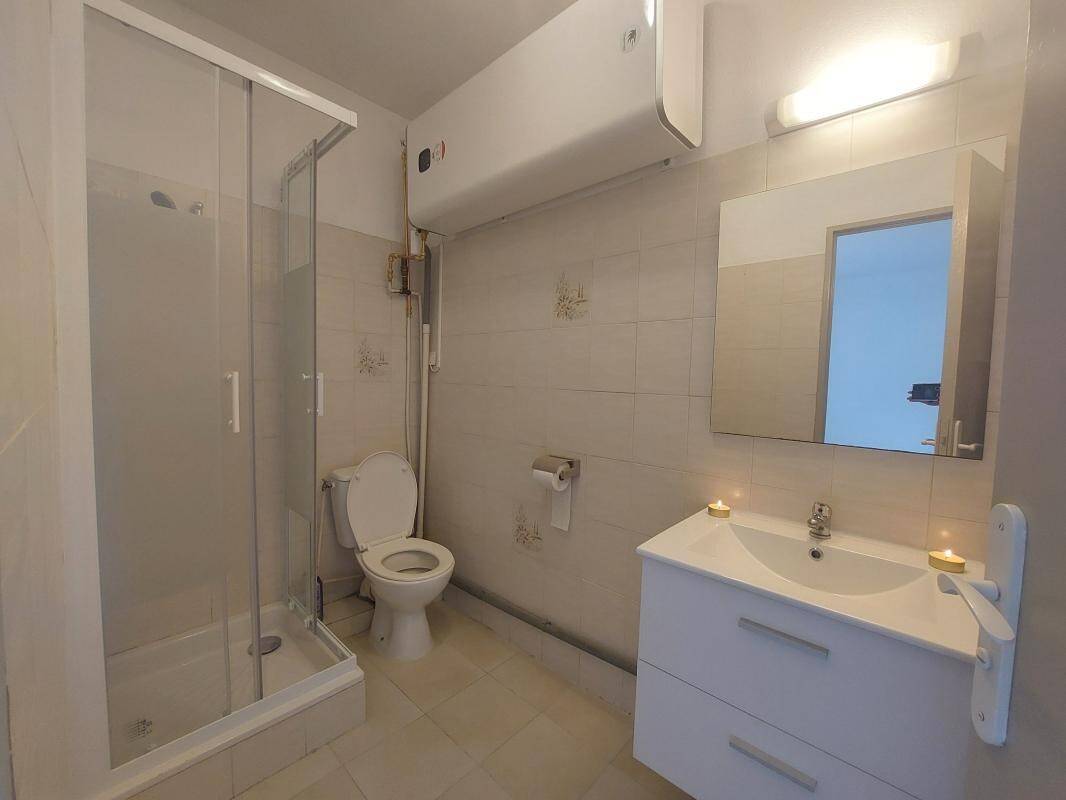 Maison à louer, 31m², GALLARGUES LE MONTUEUX