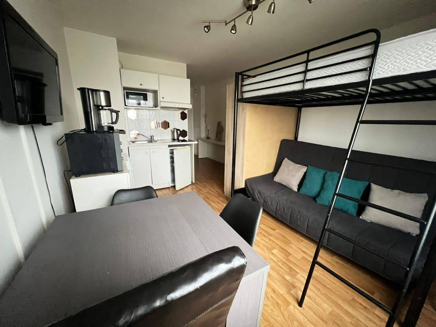 Maison à louer, 23m², CORBEIL ESSONNES