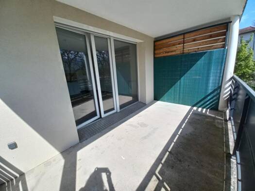 Appartement à louer 728 € 2 pièces 1 chambre 46 m² Étage 1/2 Hameaux Saint-Ismier 38330