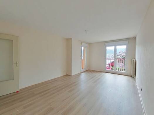 Maison à vendre 148 000 € 4 pièces 2 chambres 88 m² 271 m² de terrain Bouvent Oyonnax 01100