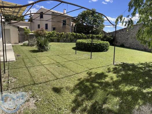 Maison à vendre 285 000 € 6 pièces 4 chambres 149 m² 372 m² de terrain Saint-Christol 84390