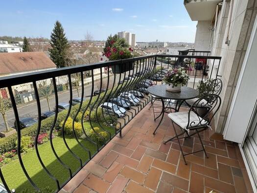 Appartement à vendre 136 950 € 3 pièces 2 chambres 63 m² Étage 3/7 Grosse Pierre-Foch-Dunant-Guynemer-Collinet Meaux 77100