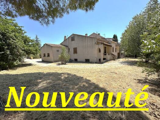 Maison à vendre 860 000 € 9 pièces 7 chambres 266 m² 2 000 m² de terrain Est Gémenos 13420