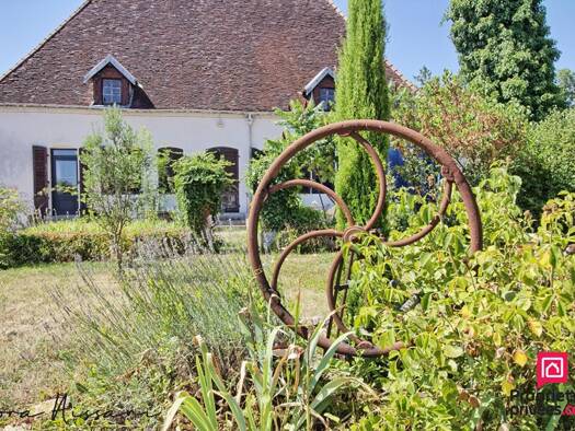 Maison à vendre 230 000 € 7 pièces 5 chambres 213 m² 4 490 m² de terrain Chemin 39120