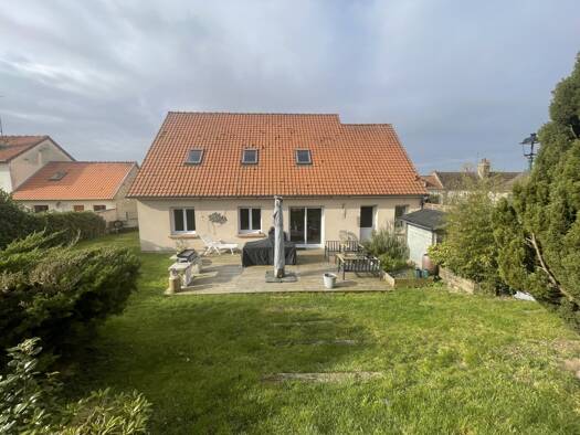 Maison à vendre 310 000 € 6 pièces 4 chambres 133 m² 597 m² de terrain Belloy-sur-Somme 80310