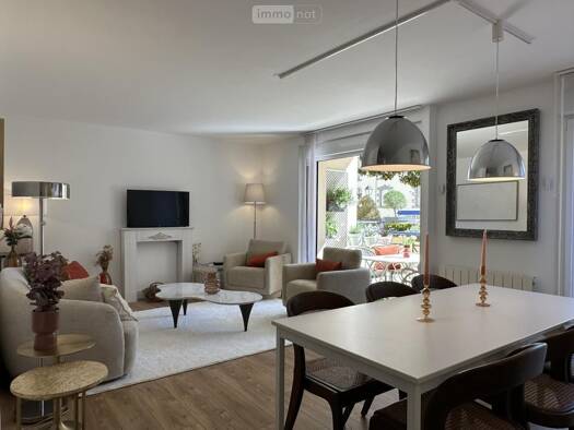 Appartement à vendre 567 872 € 4 pièces 3 chambres 76 m² RDC Vannes 56000