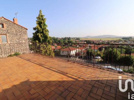 Maison à vendre 181 000 € 5 pièces 2 chambres 104 m² 270 m² de terrain Orcet 63670