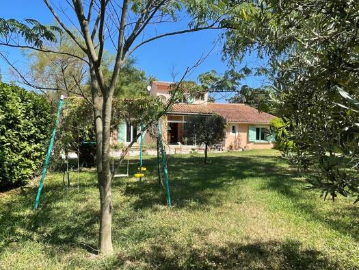 Maison à vendre 459 000 € 6 pièces 4 chambres 137 m² 1 643 m² de terrain Taillades 84300