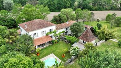 Demeure à vendre 555 000 € 5 pièces 3 chambres 230 m² 6 435 m² de terrain Clermont 40180