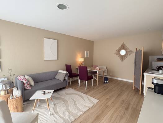 Local commercial à vendre 339 200 € 173 m² de surface de vente Champ de Foire Cognac 16100