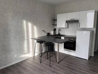 Appartement à louer 799 € 2 pièces 1 chambre 25 m² Étage 2/3 Saint-Germain-en-Laye 78100