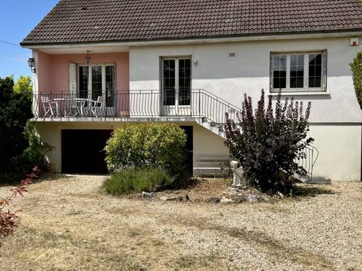 Maison à vendre 179 000 € 5 pièces 4 chambres 153 m² 730 m² de terrain Pignoux Bourges 18000