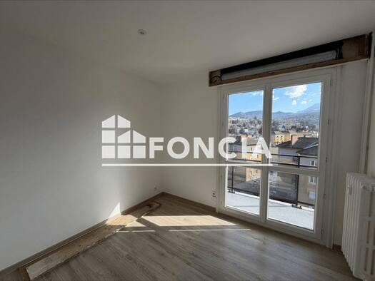 Appartement à louer 798 € 3 pièces 2 chambres 61,1 m² 6ème étage Biollay Chambéry 73000