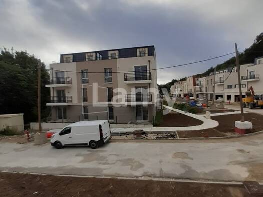 Appartement à louer 1 045 € 4 pièces 89,3 m² Étage 2/2 Saint Martin Sud Étampes 91150