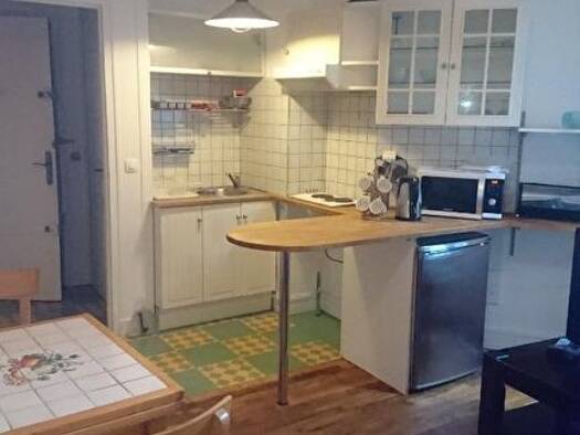 Appartement à louer 810 € 2 pièces 1 chambre 32 m² Étage 2/2 Petit Robinson L'Haÿ-les-Roses 94240