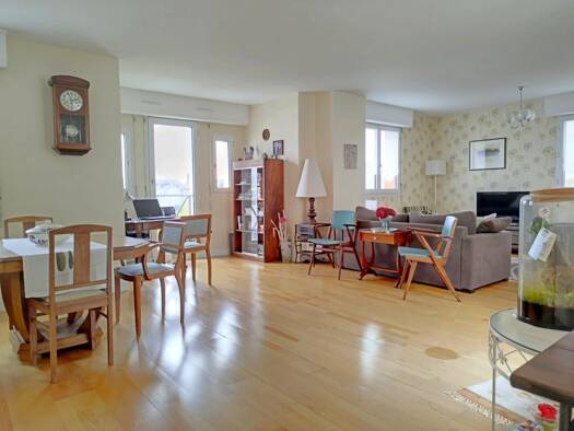 Duplex à vendre 248 120 € 4 pièces 3 chambres 99 m² Étage 2/2 Gambetta Cholet 49300