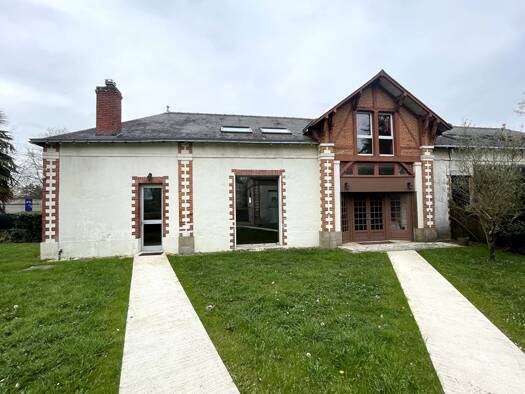 Maison à louer 1 480 € 6 pièces 4 chambres 165 m² 400 m² de terrain Zone d'Activité-Zone Industrielle-Nantes-Carquefou Carquefou 44470