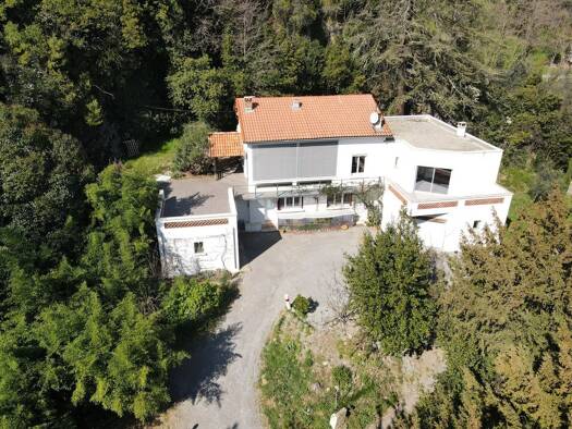 Maison de plain-pied à vendre 299 000 € 10 pièces 5 chambres 173 m² 5 050 m² de terrain Aubenas 07200
