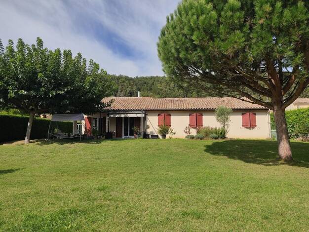 Maison de plain-pied à vendre 315 000 € 5 pièces 4 chambres 112 m² 1 231 m² de terrain Charmes-sur-l'Herbasse 26260