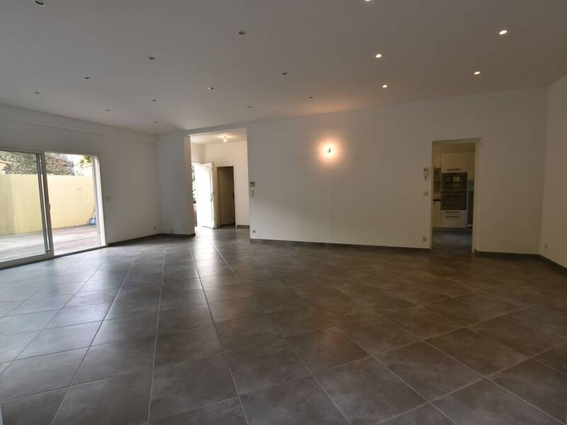 Maison à louer, 141m², MARSEILLE 8E