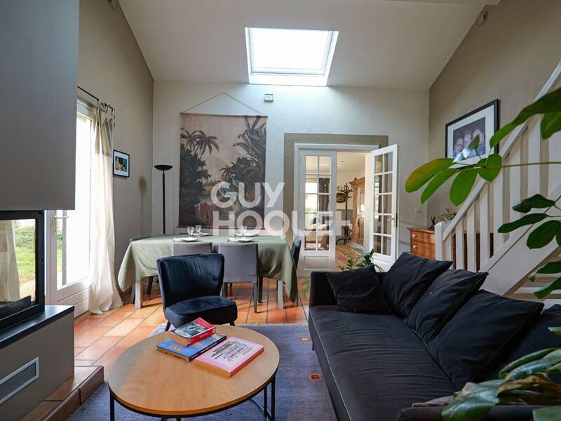 Maison à vendre, 135m², SAINT PIERRE DE CHANDIEU