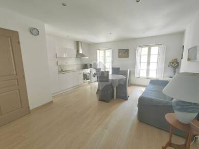 Appartement à louer 850 € 2 pièces 1 chambre 43 m² Étage 1/2 Saint Remy de Provence 13210