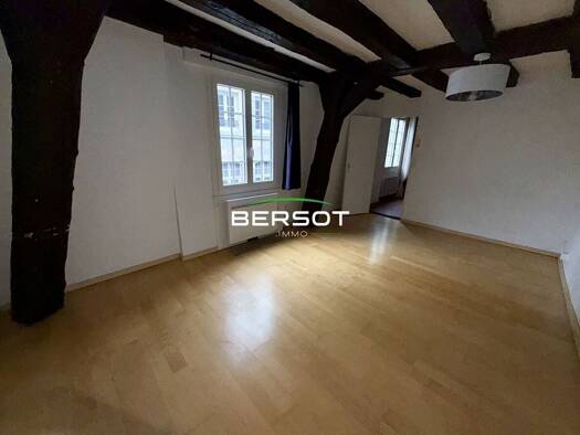 Appartement à louer 465 € 1 pièce 32 m² Étage 2/2 Battant Besançon 25000