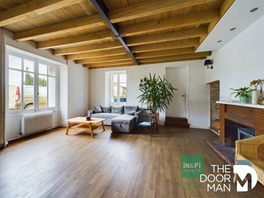 Maison à vendre 137 000 € 5 pièces 4 chambres 158 m² 452 m² de terrain Lusignan 86600