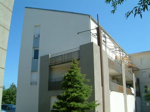 Appartement à vendre 87 000 € 3 pièces 2 chambres 62 m² Étage 3/3 Le Pontet 84130