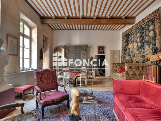 Appartement à vendre 770 000 € 4 pièces 2 chambres 104 m² RDC/3 Centre Ville-Mejan-La Cité Arles 13200
