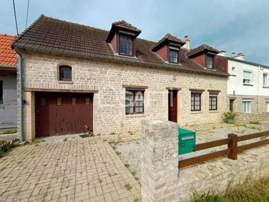 Maison de plain-pied à vendre 136 500 € 8 pièces 4 chambres 100 m² 1 090 m² de terrain Orglandes 50390