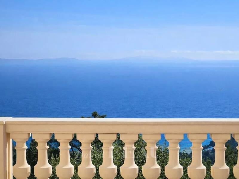 Maison à vendre, 190m², RAYOL CANADEL SUR MER