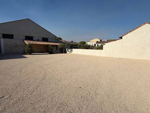 Terrain constructible à vendre 169 000 € 606 m² de terrain Sud Ouest Monteux 84170