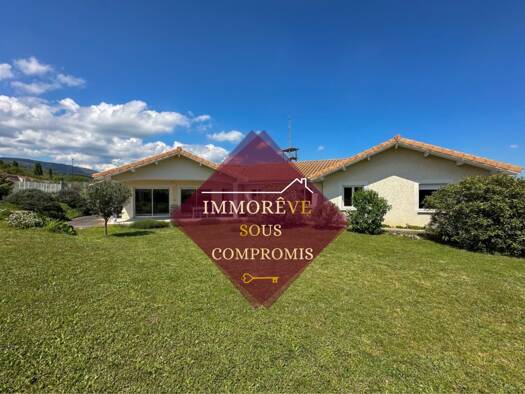 Maison de plain-pied à vendre 320 000 € 5 pièces 4 chambres 146,2 m² 1 448 m² de terrain Maclas 42520