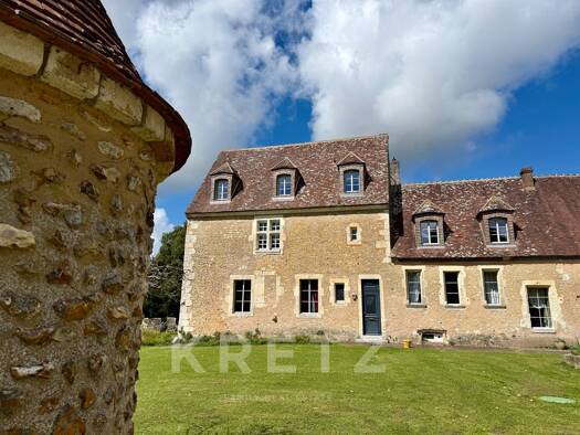 Demeure à vendre 1 290 000 € 16 pièces 12 chambres 850 m² 21 400 m² de terrain La Ferté-Bernard 72400