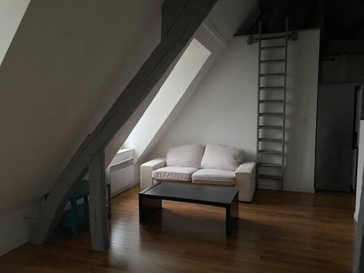 Appartement à louer 995 € 2 pièces 1 chambre 45 m² Étage 2/2 Senlis 60300