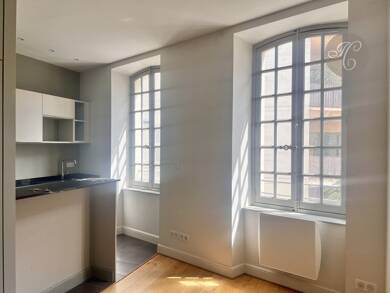 Appartement à louer 555 € 2 pièces 1 chambre 31 m² Étage 1/3 Avignon 84000