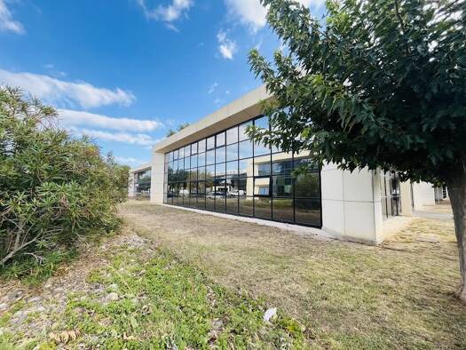 Local commercial à louer 1 012 € 61 m² de surface de vente Narbonne 11100