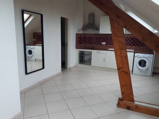 Appartement à louer 860 € 2 pièces 1 chambre 40 m² 2ème étage Ste Genevieve des Bois 91700