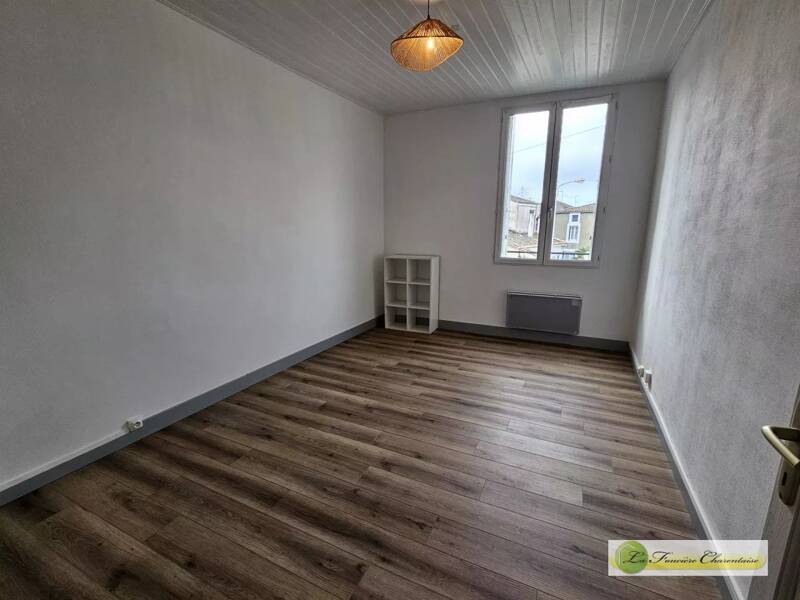 Maison à louer, 37m², CHAMPNIERS