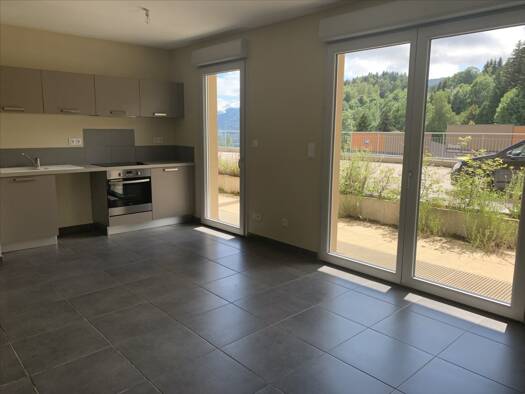 Appartement à louer 835 € 2 pièces 1 chambre 48,1 m² RDC Jougne 25370