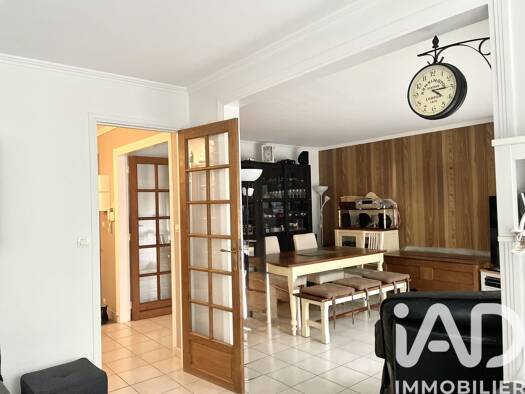 Appartement à vendre 189 000 € 4 pièces 2 chambres 86 m² Étage 1/5 Village Évry-Courcouronnes 91000