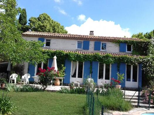Maison à vendre 689 000 € 8 pièces 5 chambres 170 m² 2 504 m² de terrain Saint-Martin-de-Crau 13310