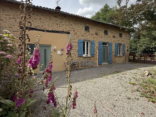Maison à vendre 195 000 € 5 pièces 3 chambres 120 m² 7 706 m² de terrain Maisonnais-sur-Tardoire 87440